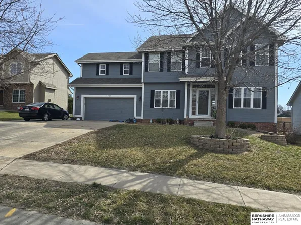 7725 S 101st St, La Vista, NE 68128