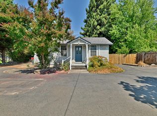 1038 SE N St, Grants Pass, OR 97526