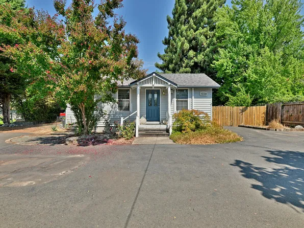 1038 SE N St, Grants Pass, OR 97526