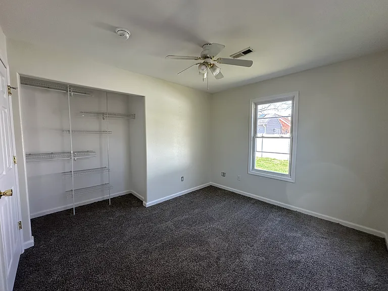 2739 Bleeker St — Photo 14