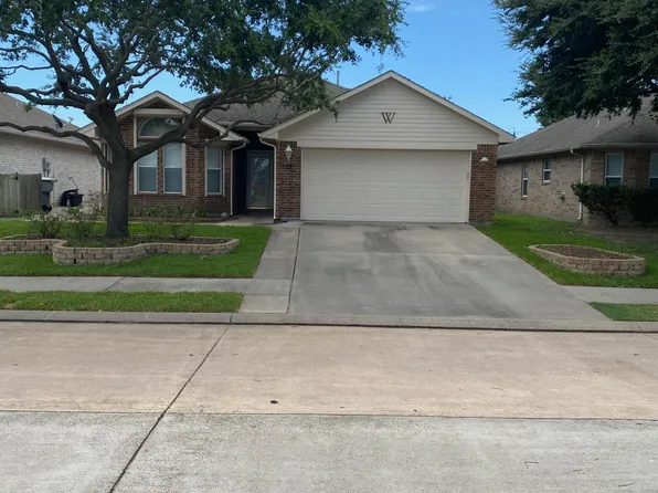 35 Clara Barton Ln, Galveston, TX 77551