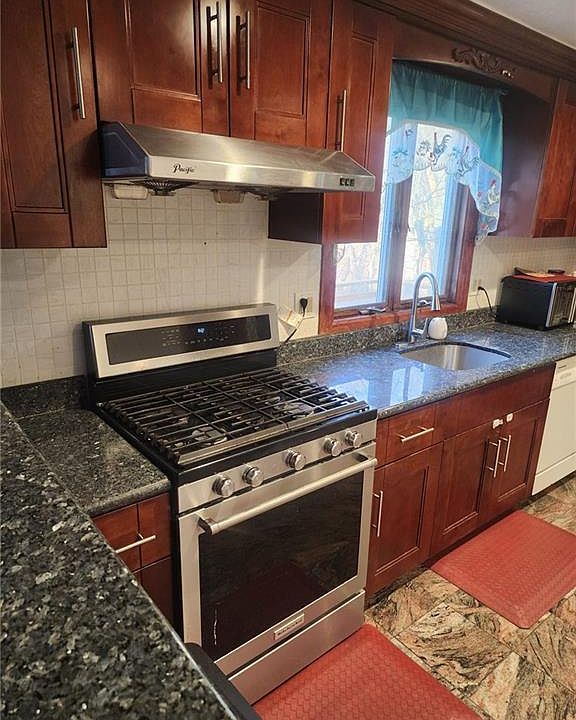 256 Ferguson Rd, Manchester, CT 06040 Zillow