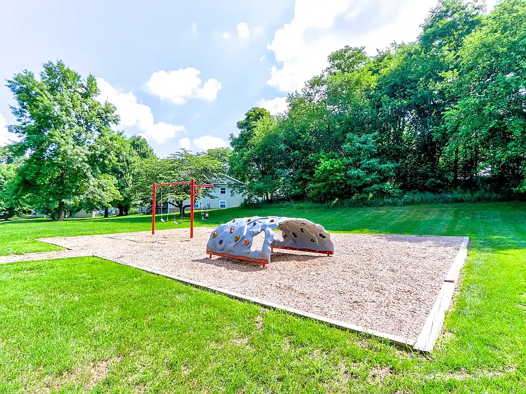 Arbor Terrace and Richland Country Apartments — Photo 14