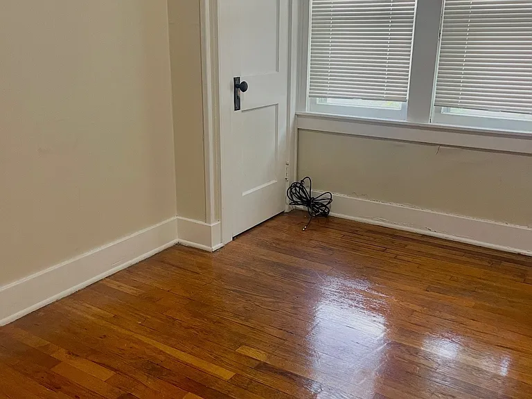 220 Corliss Ave #2 — Photo 8