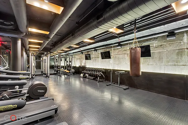 Rented by CORE | media 7