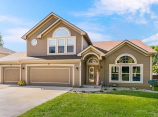 1213 SE Scenic Dr, Blue Springs, MO 64014