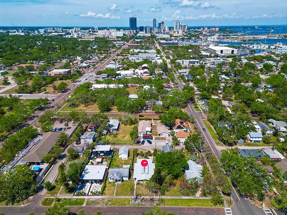 Just 5 minutes from Downtown St Pete