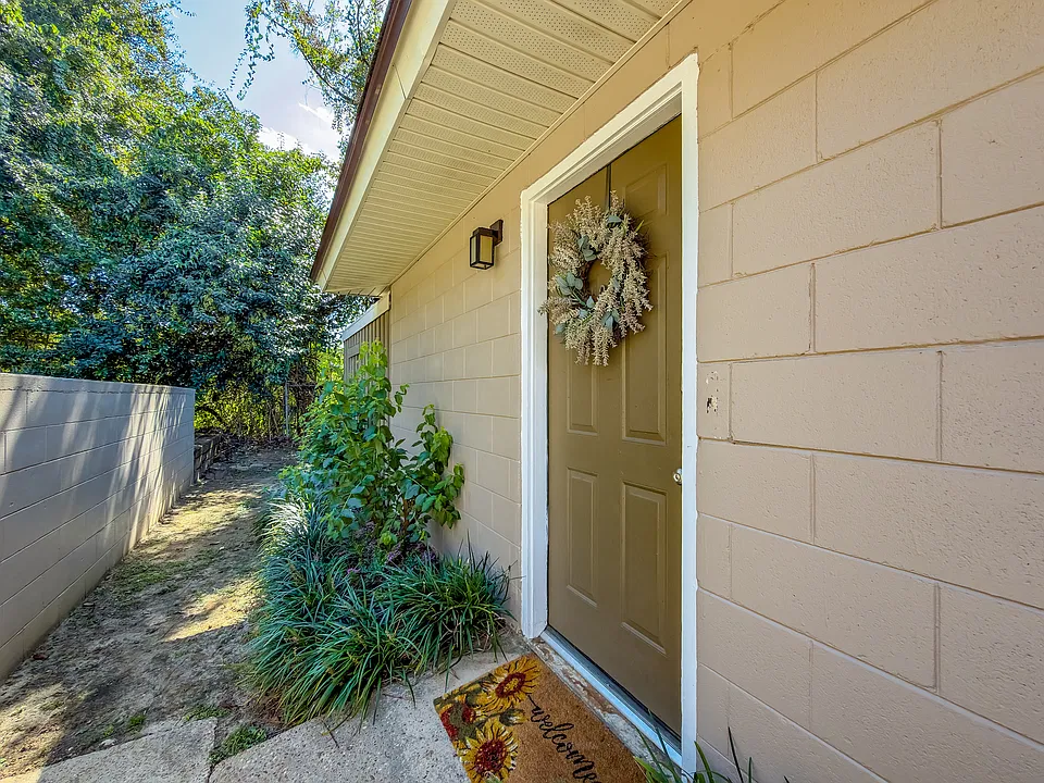 2241 W Pensacola St #38