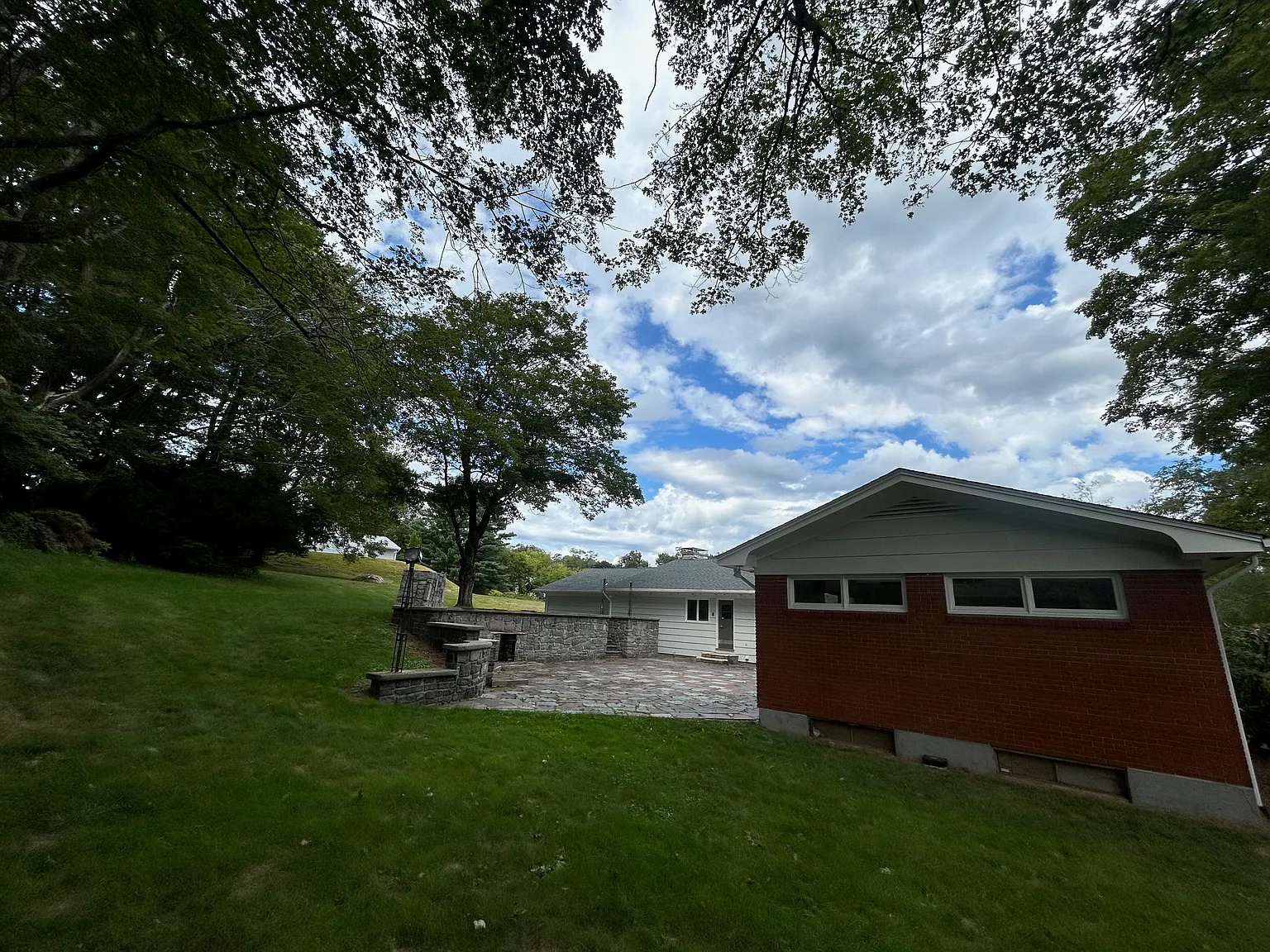 4 bed, 2.5 bath, 2726 sqft, $2,625 — Photo 3