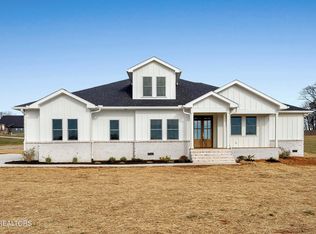 5929 John Dr, Greenback, TN 37742