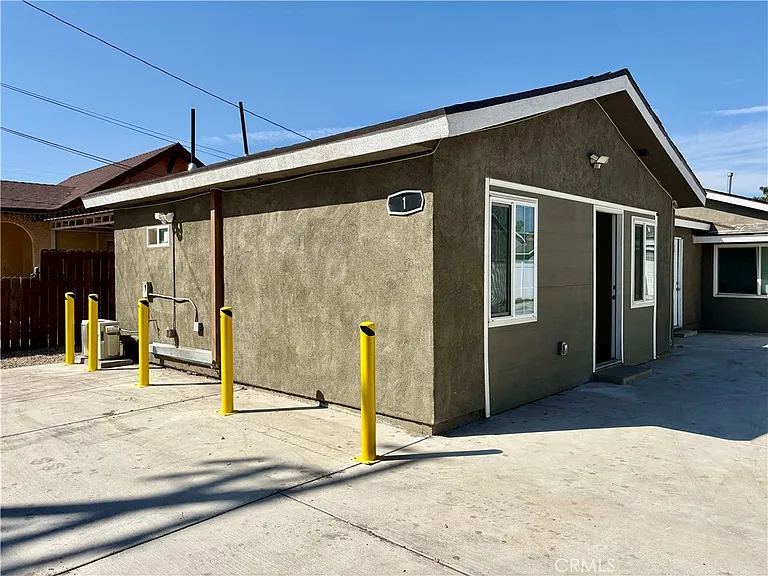 296 N Allen St — Photo 27