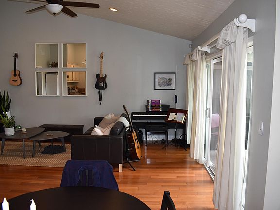 2nd image of 641 S Prospect Ave Unit 202