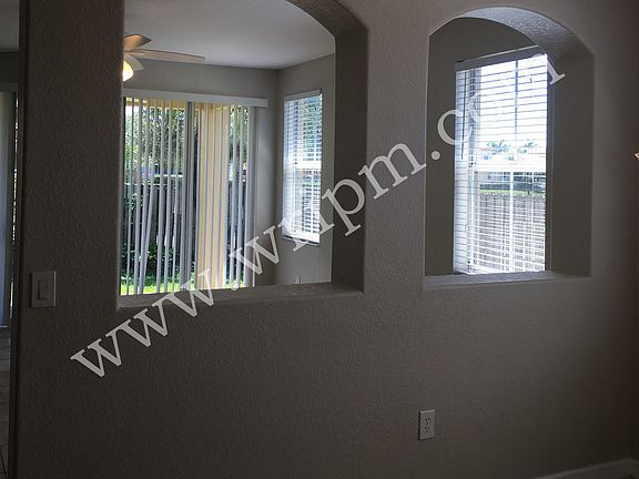 4th image of 11242 NW 79th Ln