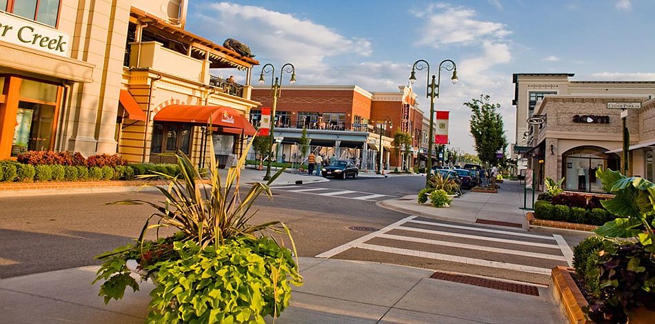 Minutes from the Greene!