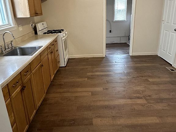 3rd image of 7284 Orchard Ave