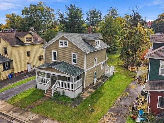 3rd image of 24 Brown St