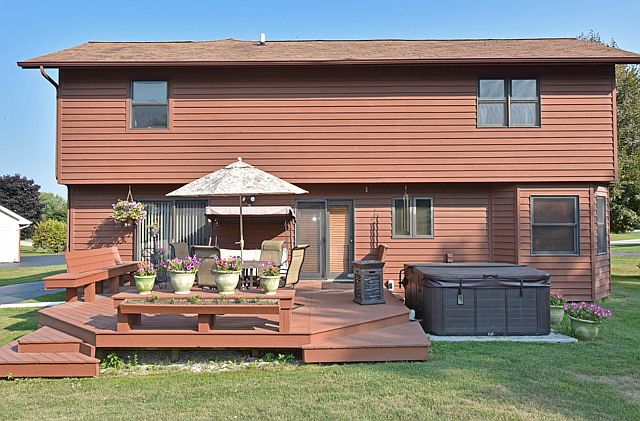 2nd image of 522 Meadow Ct