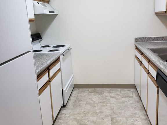 3rd image of 1006 S Hilton St #1042-112