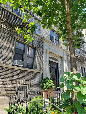 Rented by Signature Property Realty | media 19