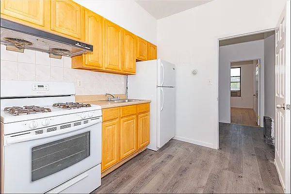 Rented by Building Equity Real Estate LLC | media 11