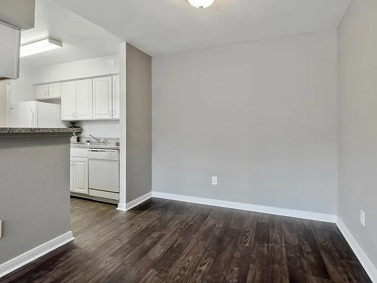 Driscoll Place | Dining Space