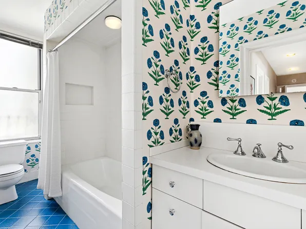 122 East 82nd Street image 11 of 12