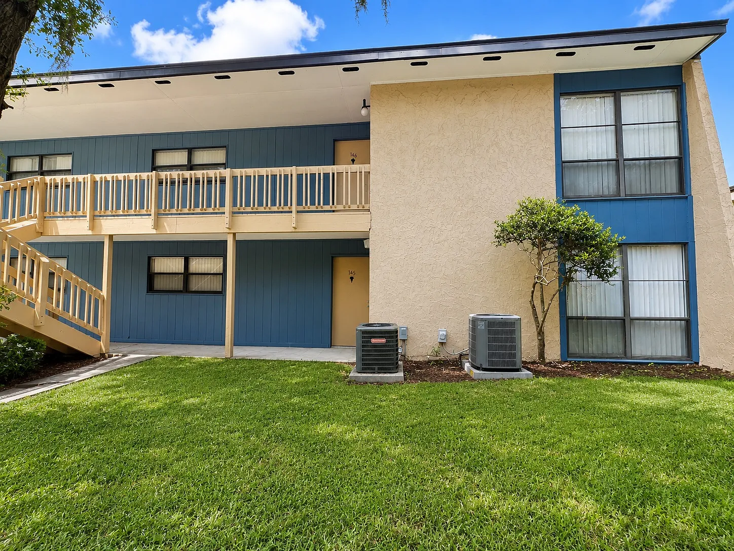 2811 SW Archer Rd — Photo 1
