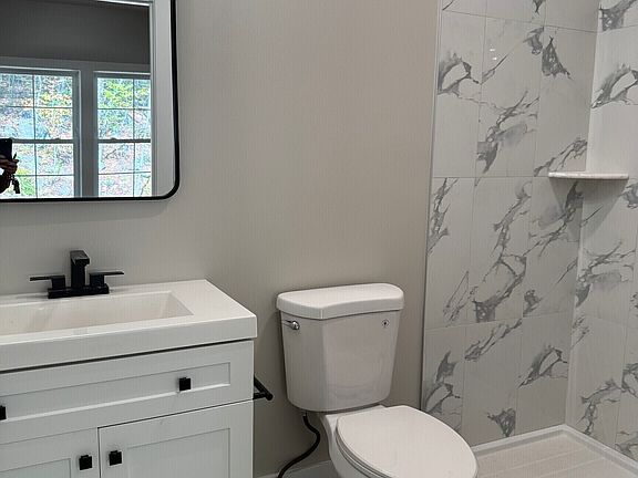 5th image of 243 Echo Lake Road #B9