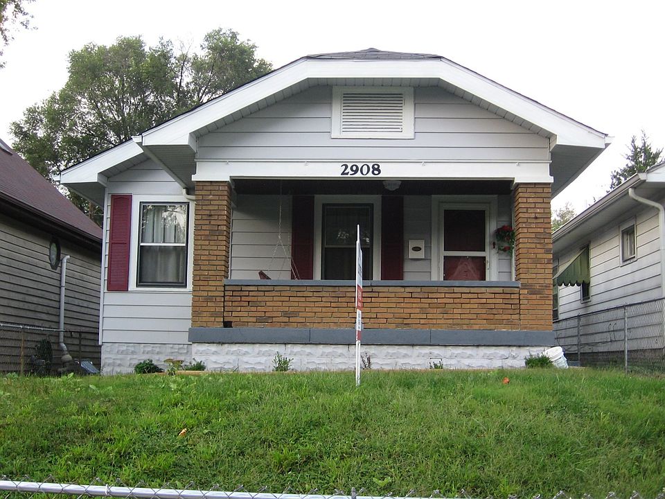 Front of 2908 E 16th St