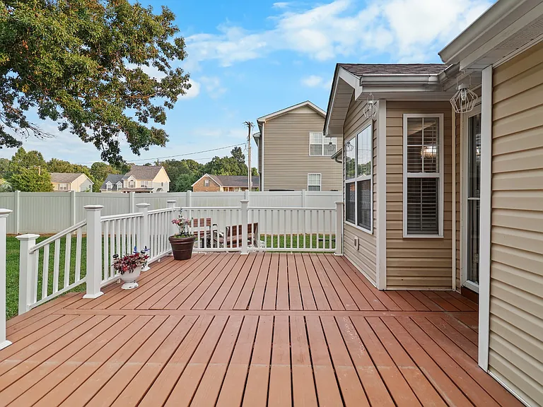 1633 Cedar Springs Cir — Photo 4