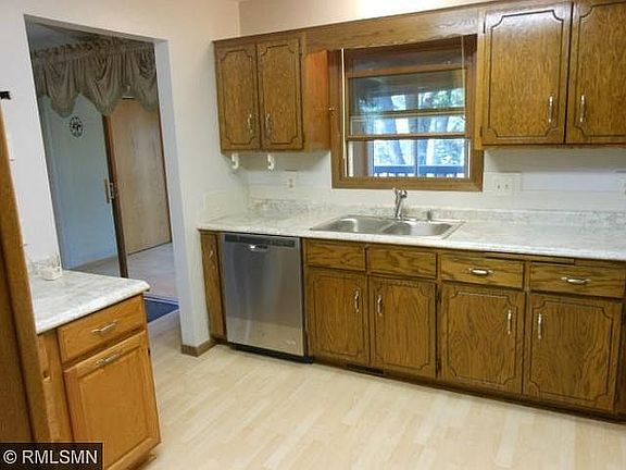 4th image of 843 95th Ln NE
