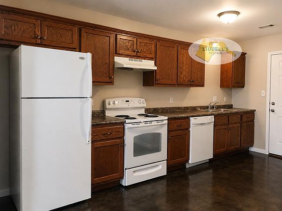 3rd image of 614 W Hunt St APT 2