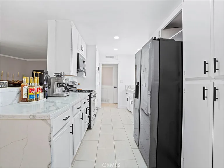1112 E Avenue J4 — Photo 5