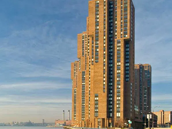 40 Waterside Plaza