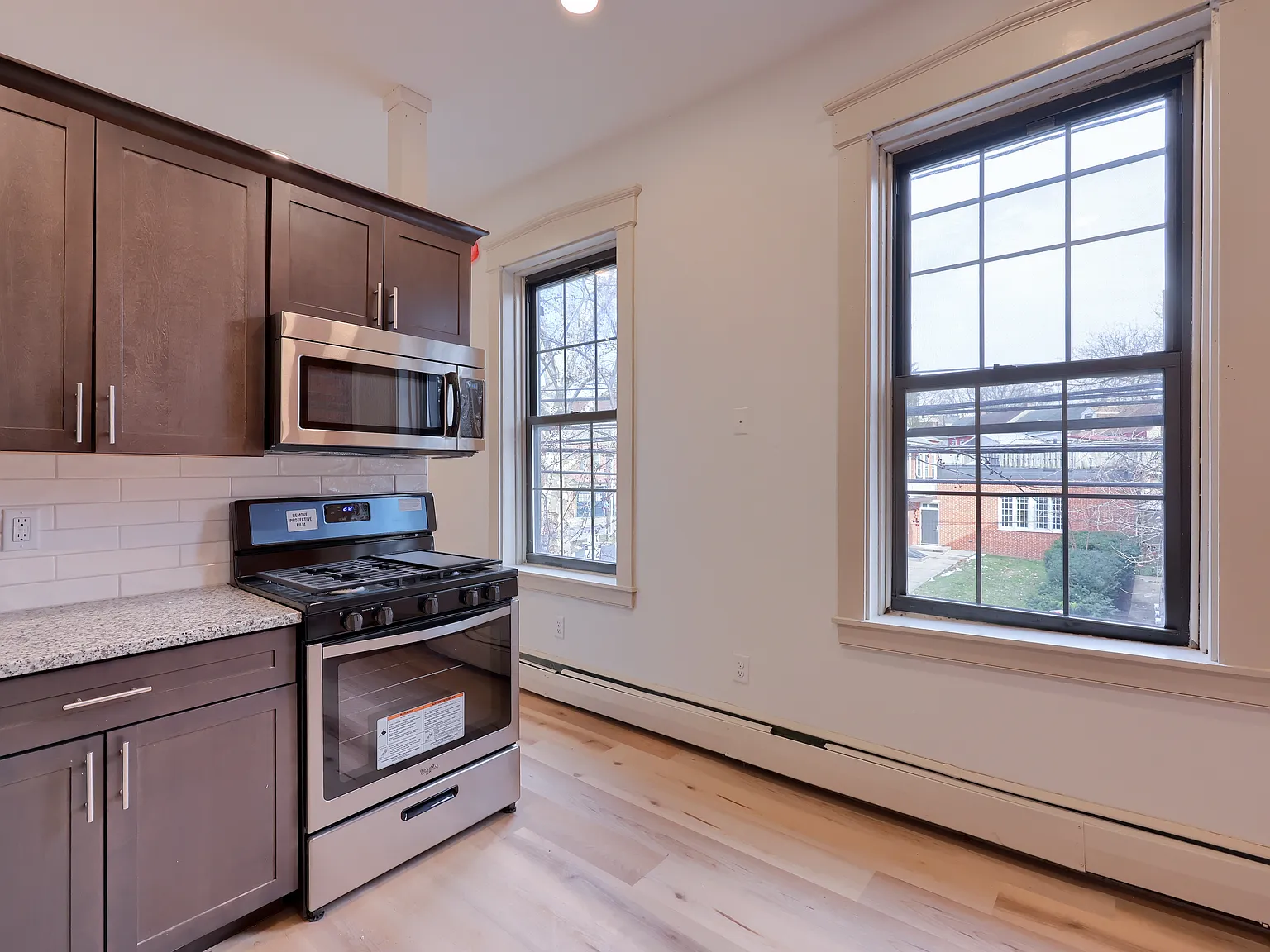 1 bed, 900 sqft, $1,545 — Photo 1