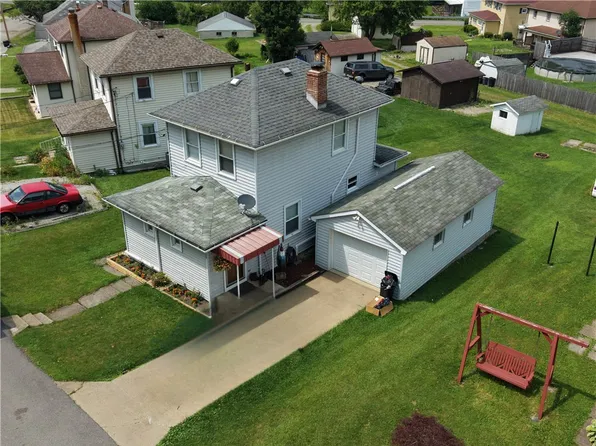 220 2nd St, Slickville, PA 15684