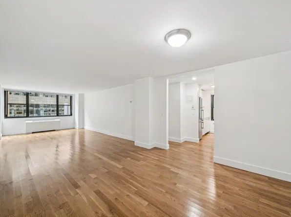 315 W 57th St, New York, NY