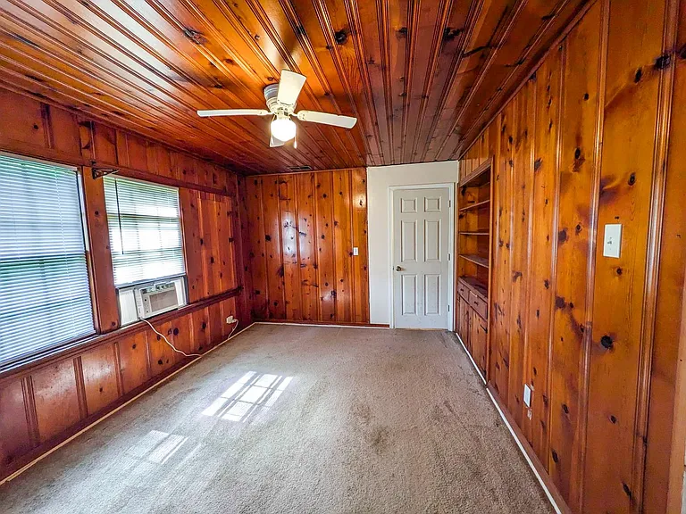 270 N Ann St — Photo 11