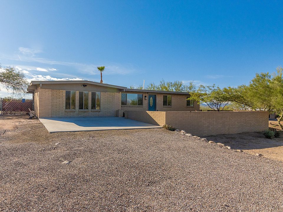 1st image of 340 E Four Horses Cir