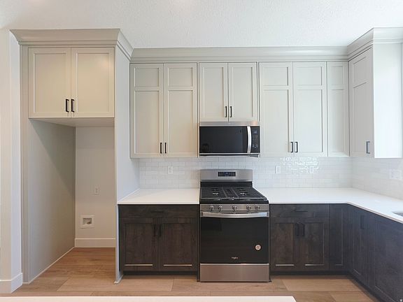 4th image of 2946 N Devon Dr #248