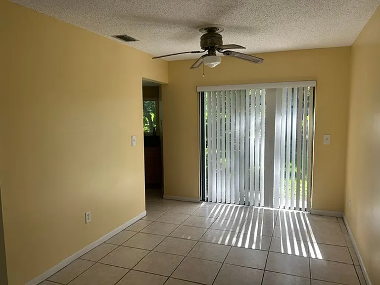 1207 Dinner Bell Ln E — Photo 32