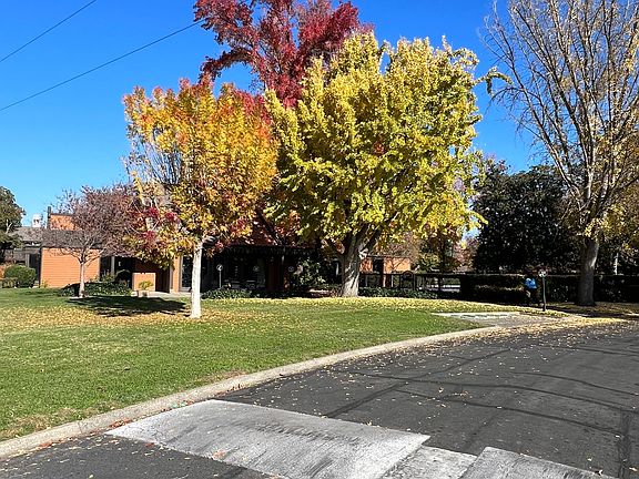 4th image of 2229 Woodside Ln Unit 2