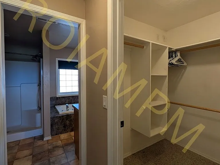424 N Main St — Photo 10