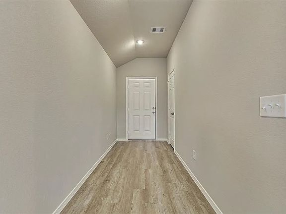 4th image of 1854 Brushy Cedar Dr