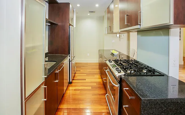Sold by Home Realty NYC | media 17