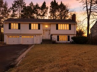 8 Cherryfield Drive, West Hartford, CT 06107