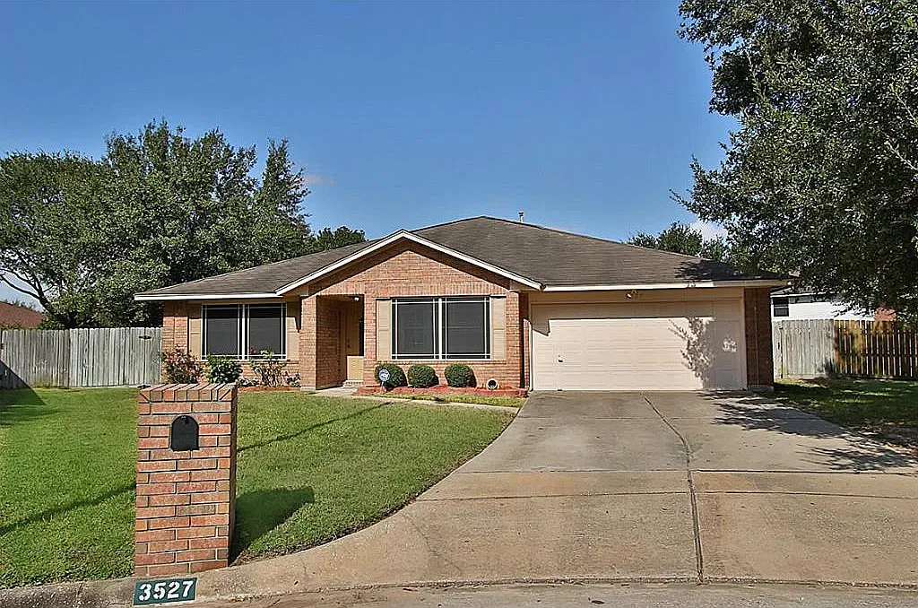 3527 Colmar Way — Photo 1