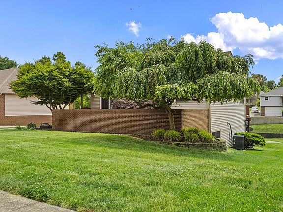 4th image of 3780 Dicksonia Dr