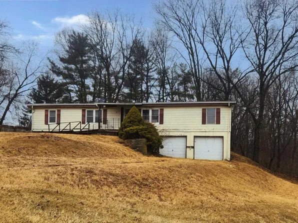 20 Ems Ln W #17, North Webster, IN 46555