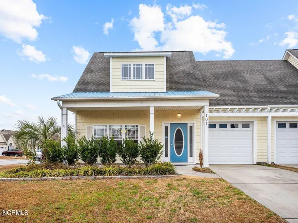 101 Phoebee Ct, Hampstead, NC 28443